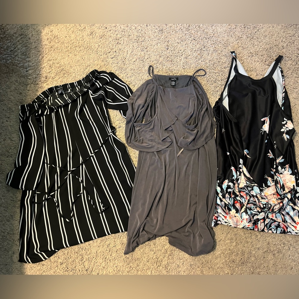 (3) Women’s Size Small Dresses